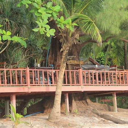 Hôtel Hornbill Hut à Koh Phayam Extérieur photo