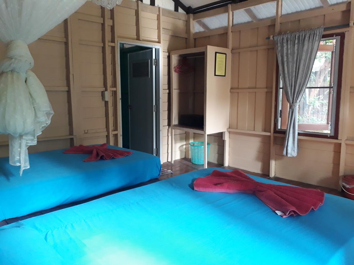 Hôtel Hornbill Hut à Koh Phayam Extérieur photo